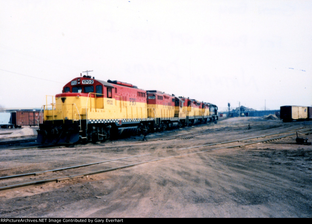 FRVR GP9 #1702 - Fox River Valley RR